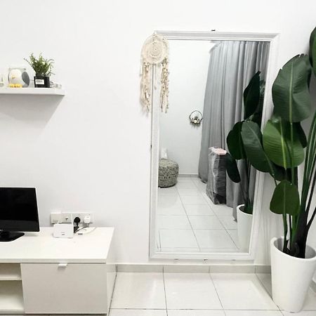 Homestay Near Plaza Tol Bandar Ainsdale Labu Екстериор снимка