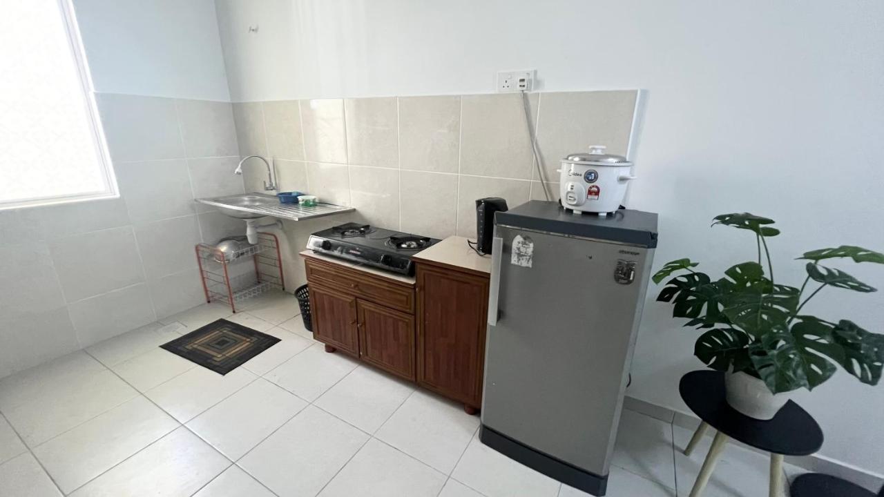 Homestay Near Plaza Tol Bandar Ainsdale Labu Екстериор снимка
